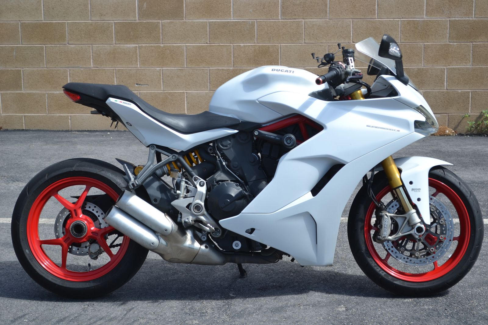 2017 Ducati Supersport 950 S - WARRANTY INCLUDED