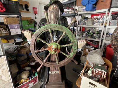 TWO PIRATE HALLOWEEN ANIMATRONICS GREAT CONDITION