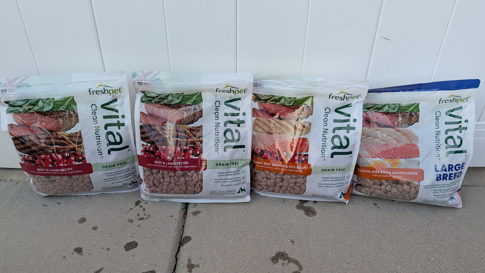 4 x Freshpet Vital Grain Free Complete Meal 5.5lb Bags