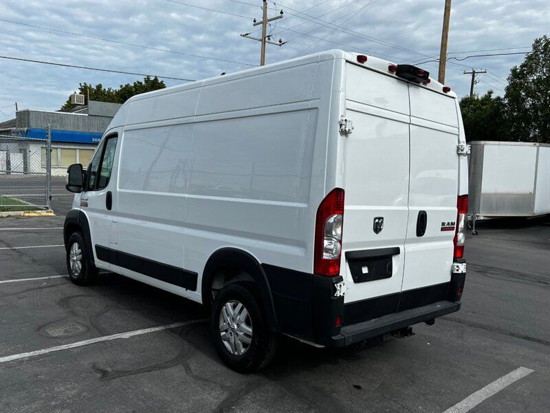 Main image 4
