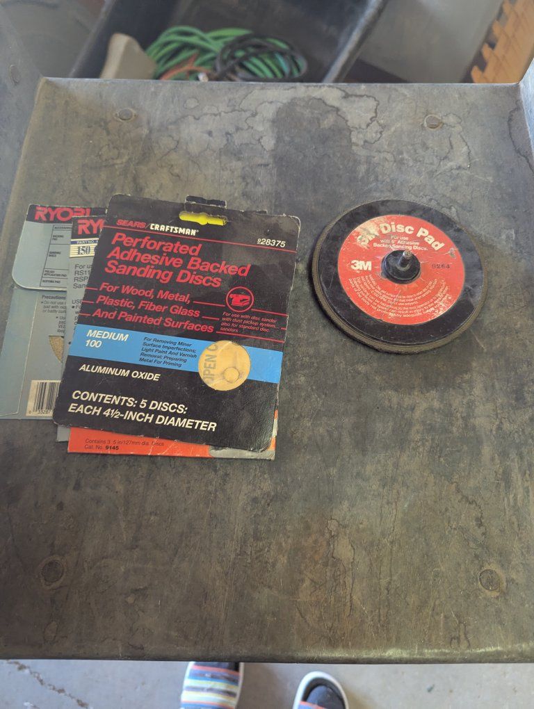 3M Disc Pad with several sanding refills