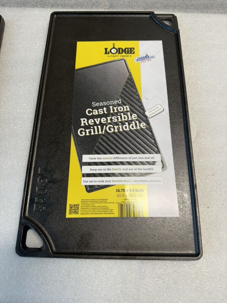 LODGE Cast Iron Reversible Skillet