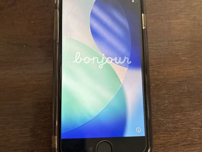 iPhone SE 2nd generation 2020 black good condition unlocked includes case
