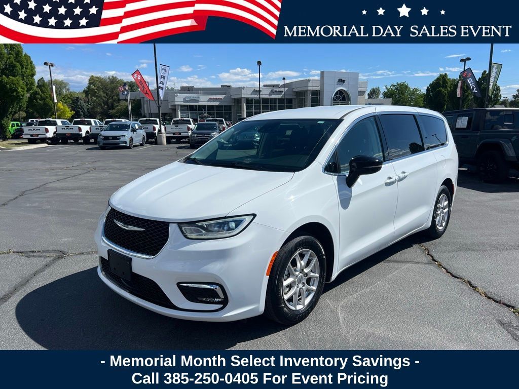 2024 Chrysler Pacifica Touring L