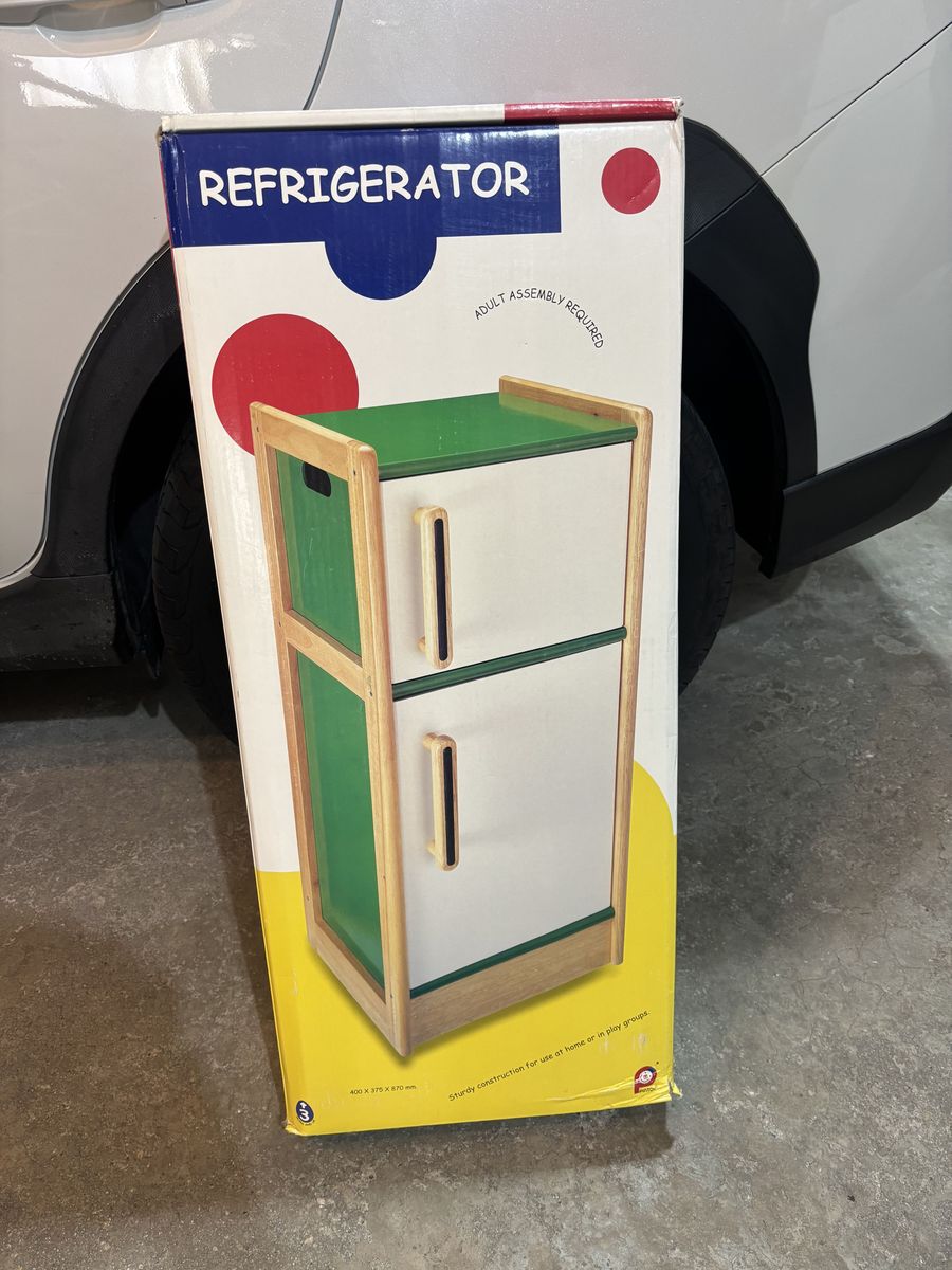 Pintoy Wooden Toy Refrigerator, Kids Play Kitchen, New in Box