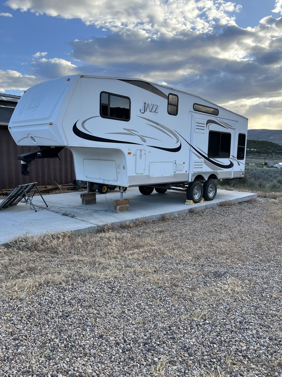 2008 jazz by thor 2550RL