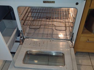 Antique GE electric stove, still works