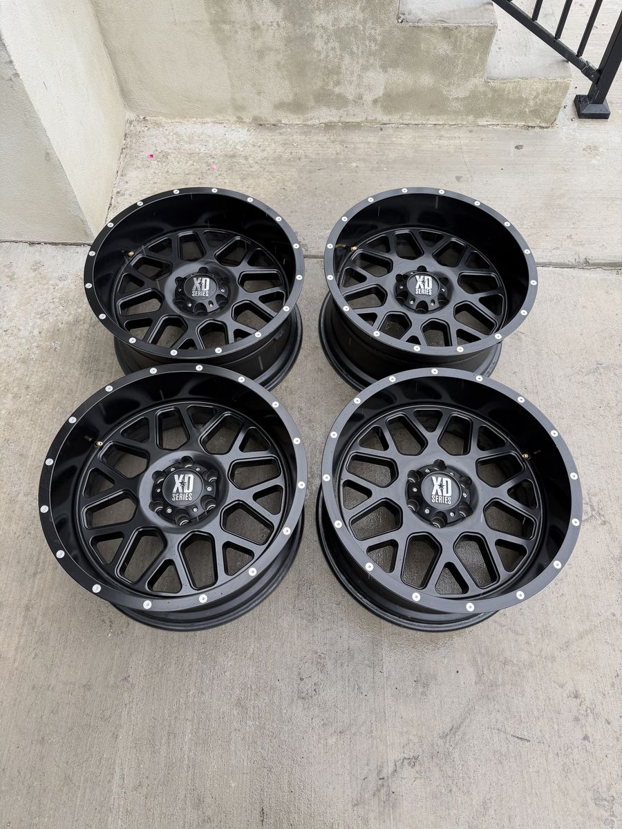 Ford F150 Raptor Expedition Rims 20” like new