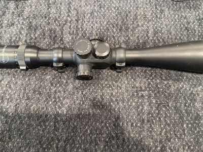 Vector optics 10-40x56 scope, comes with rings.