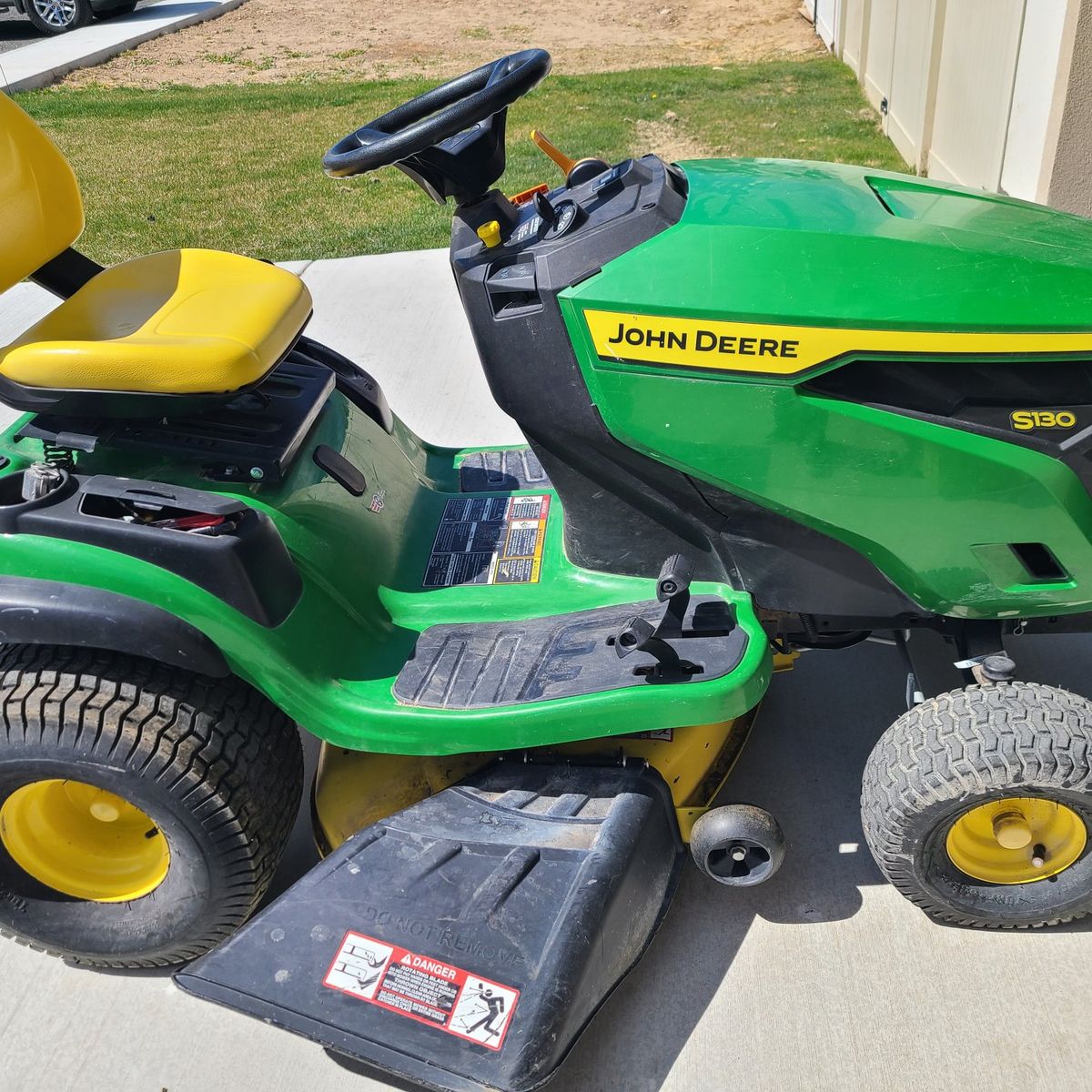 JOHN DEERE S130