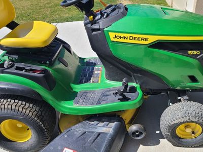 JOHN DEERE S130