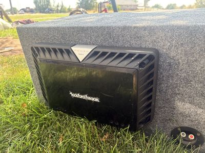 Rockford Fosgate T600-2 Power Amplifier & Pioneer Subwoofer in Enclosure
