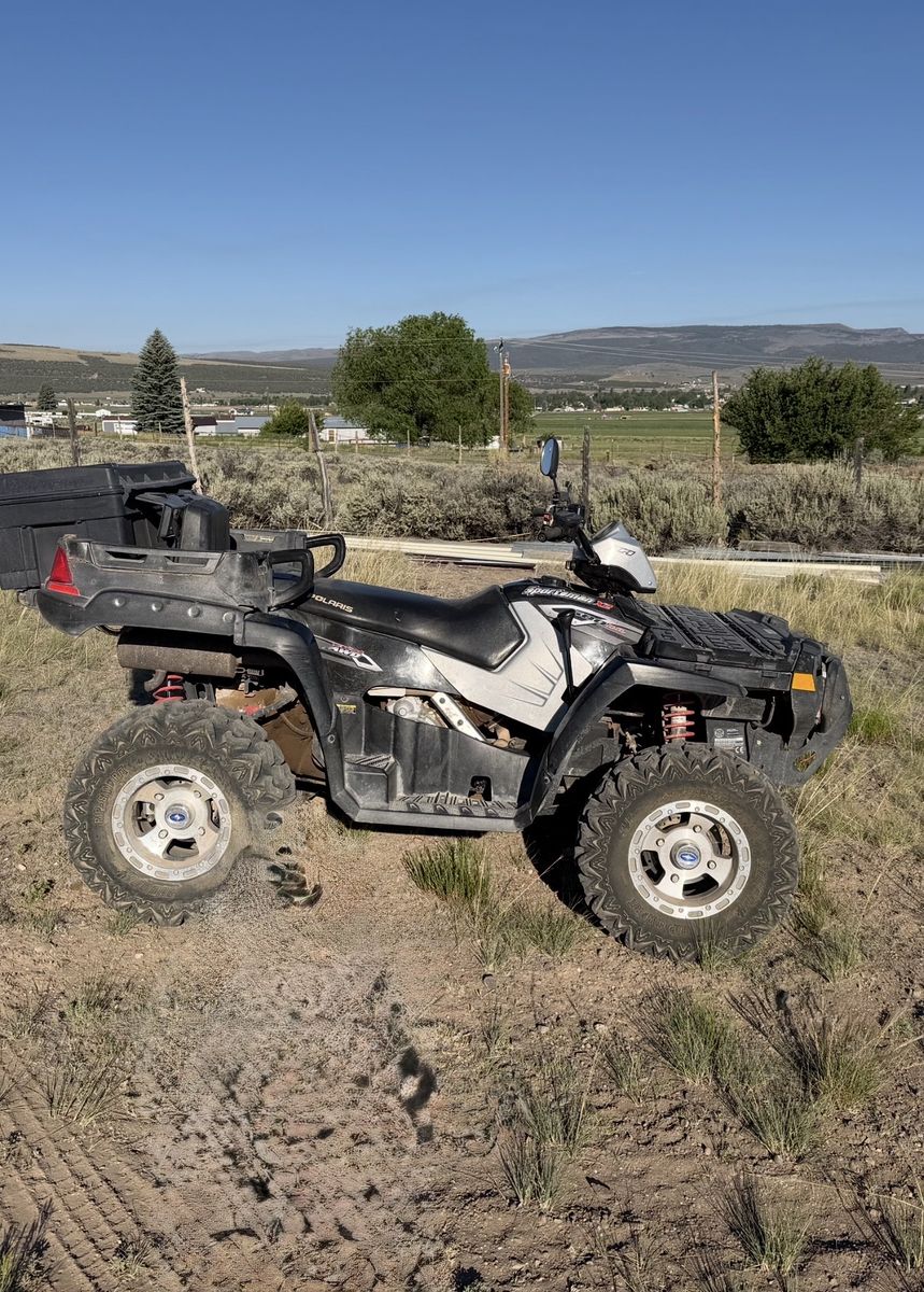 Used Polaris Sportsman 400 4x4 ATV - Utility Quad with Cargo Box