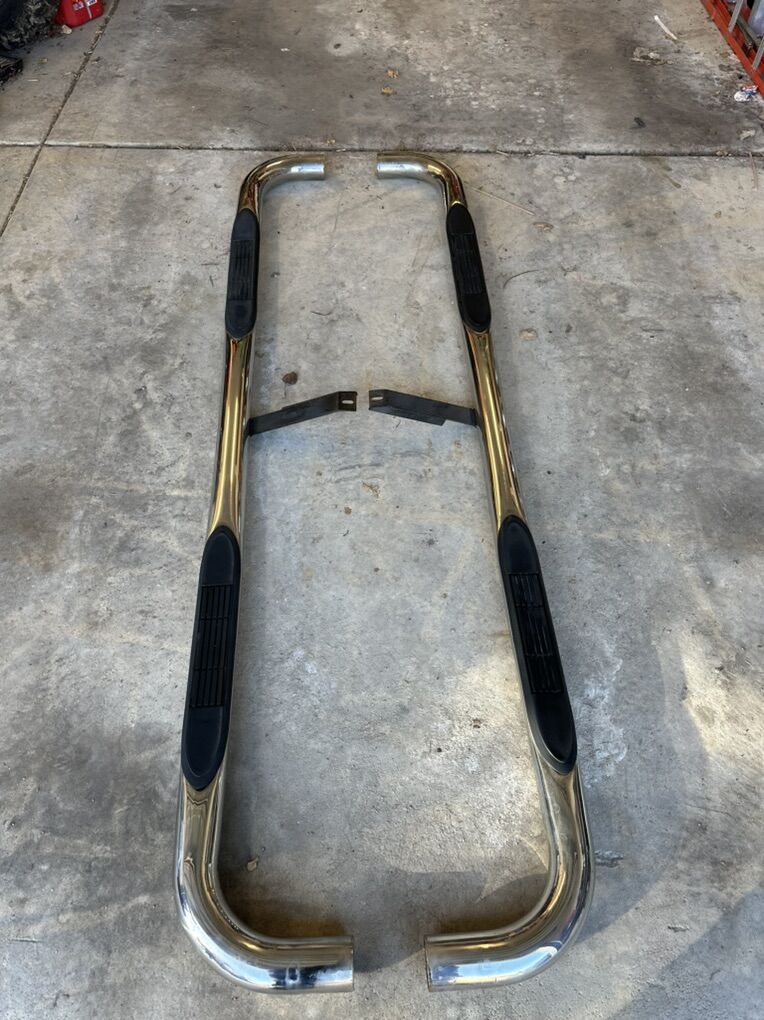 2002-2006 Chevy Avalanche 1500 Side Steps