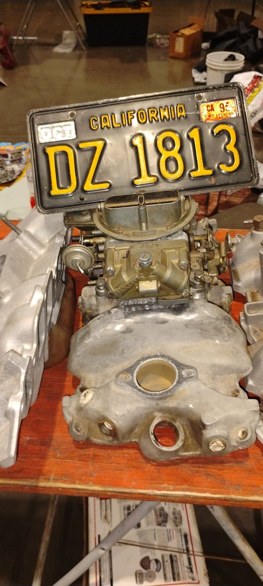 1969 Camaro Z28 antique manifold and DZ carburetor