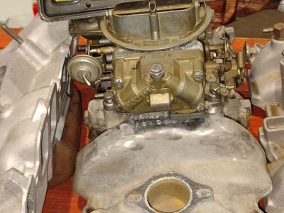 1969 Camaro Z28 antique manifold and DZ carburetor