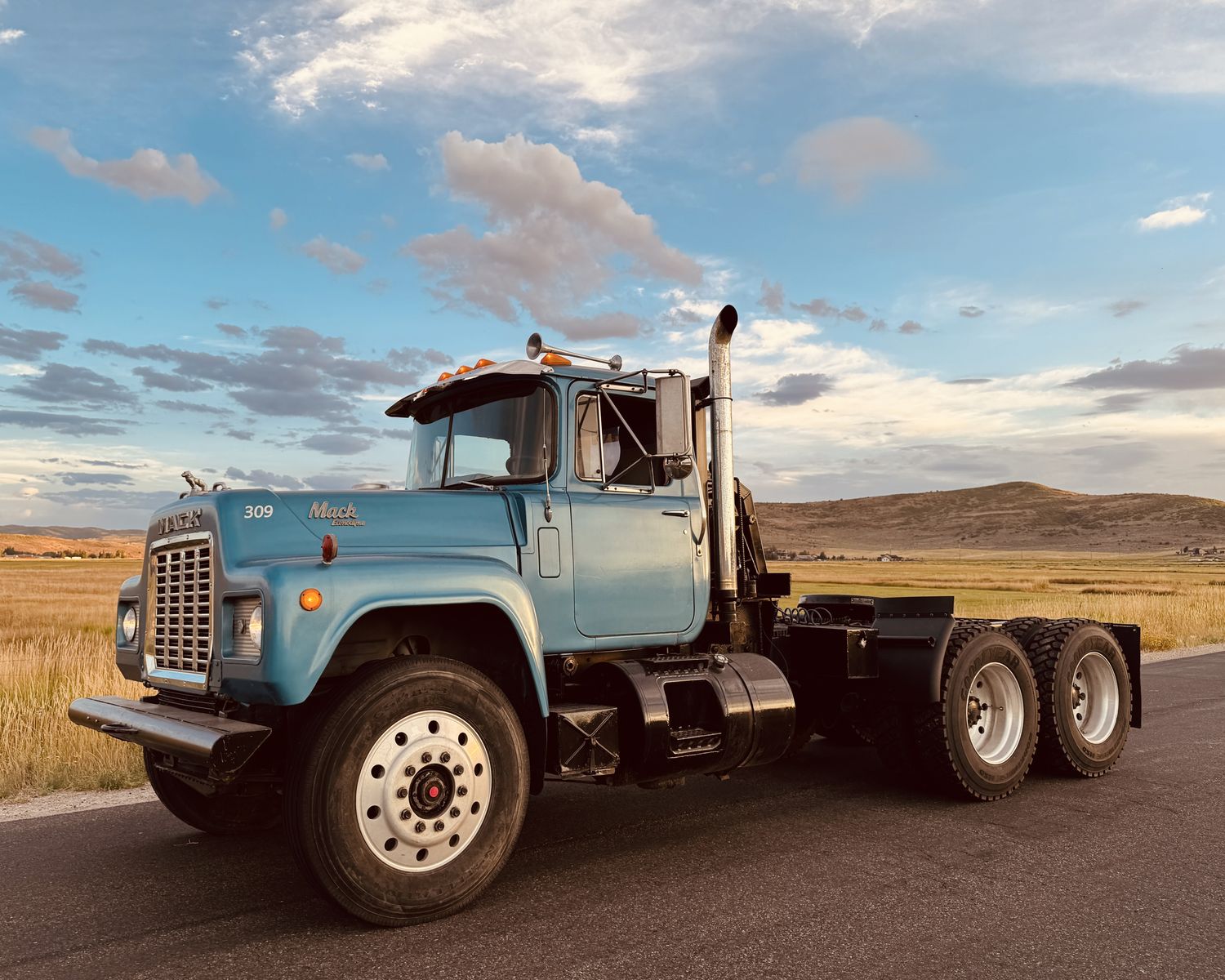 1985 Mack R Model R686ST