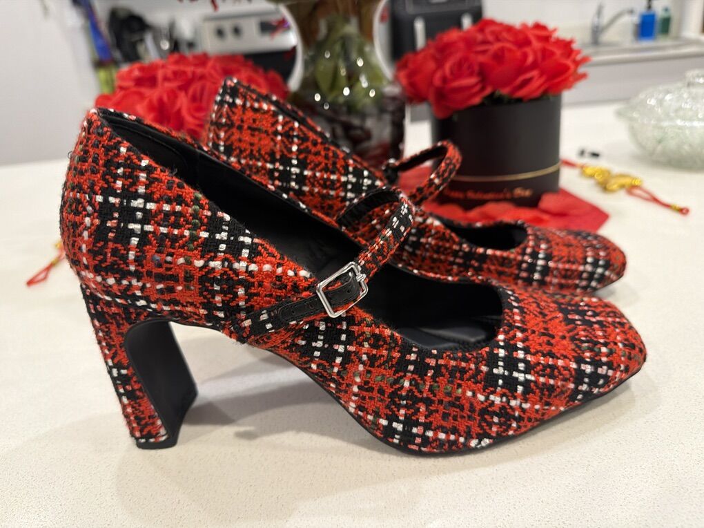 Gianni Bini Red/Black Pumps Was $110.00