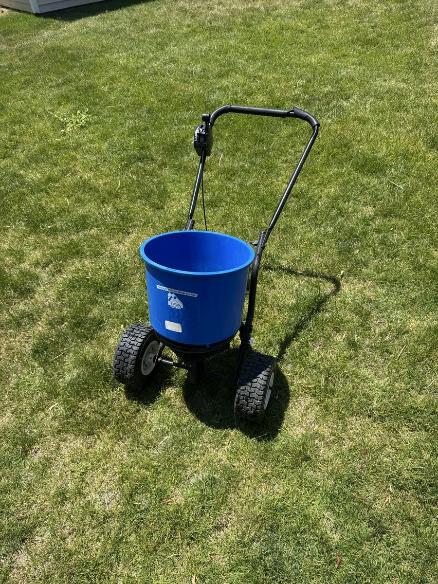 Blue Seed and Fertilizer Spreader Ready to Use