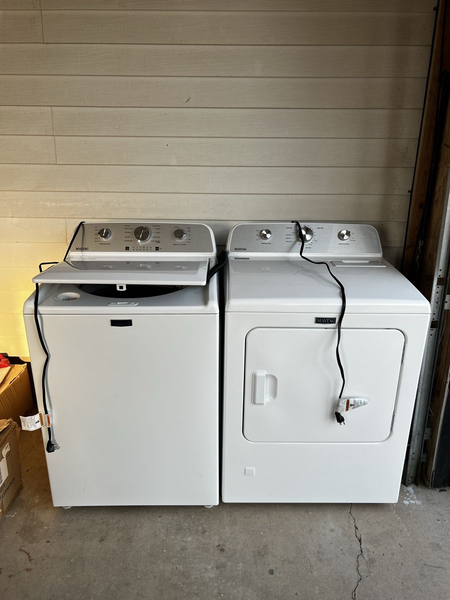 Washer and gas dryer