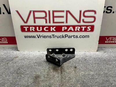 Freightliner Left Front Bumper Bracket