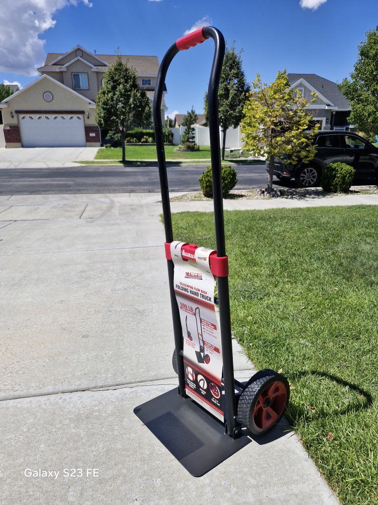 Milwaukee 500 LB Telescoping Folding Hand Truck – New #504