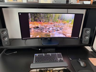 Maingear RTX 4080 SUPER Gaming PC and Alienware 240Hz QD-OLED Monitor