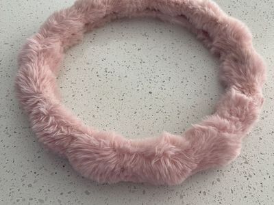 Pink Faux Fur Car Steering Wheel Cover - Soft & Fluffy Automotive Accessory