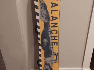 Vintage Avalanche D53 snowboard