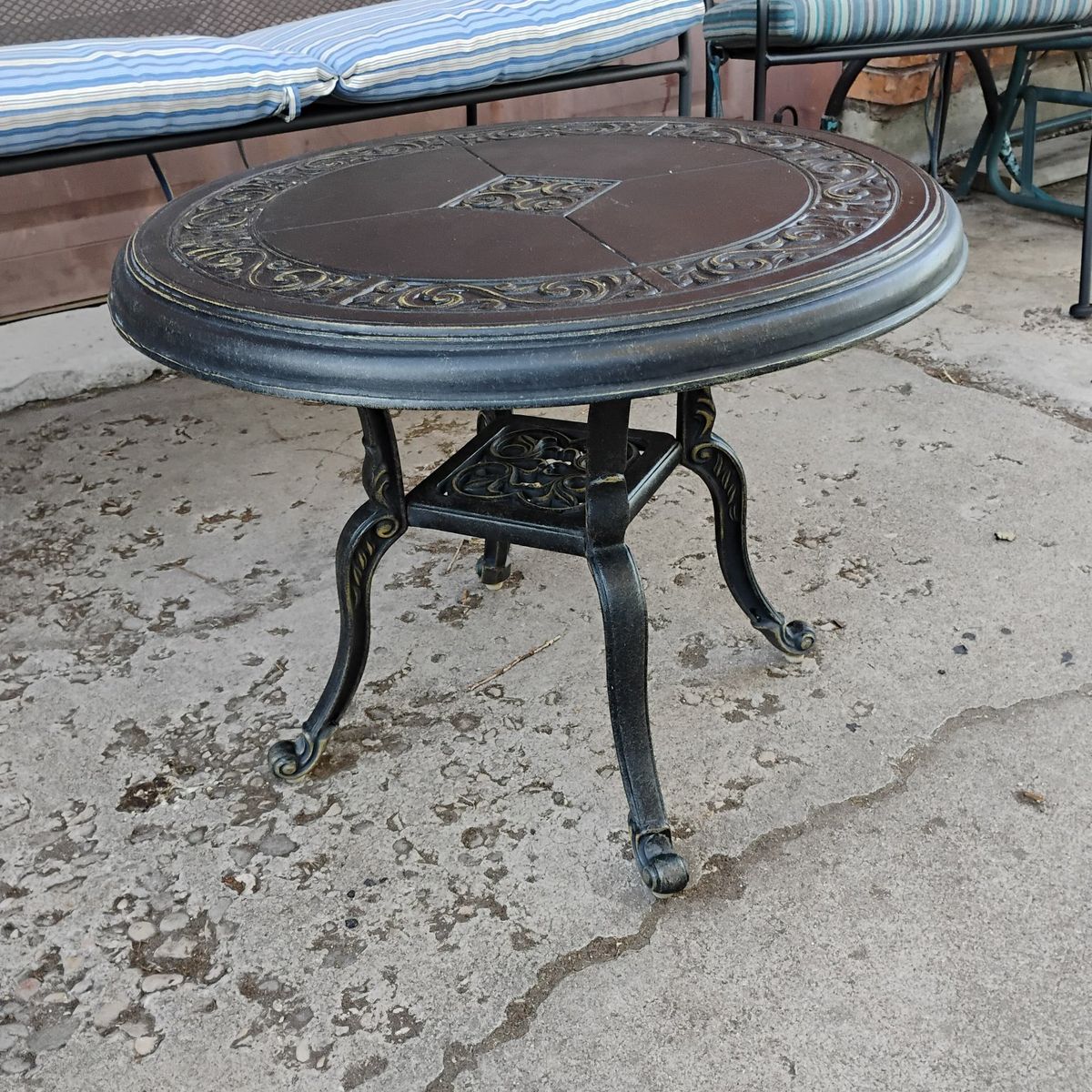 Heavy Cast Aluminum Side Table 24 Round 18.5 Tall