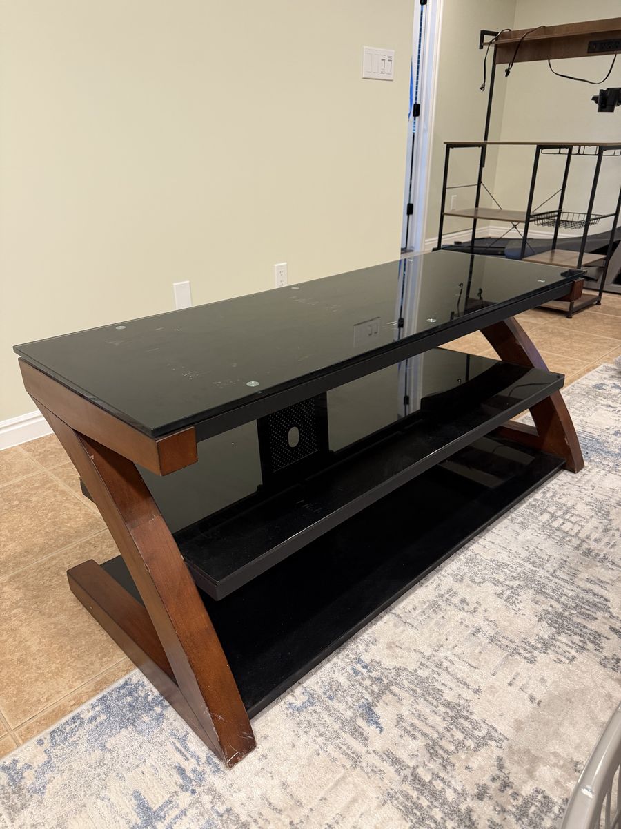 Entertainment center