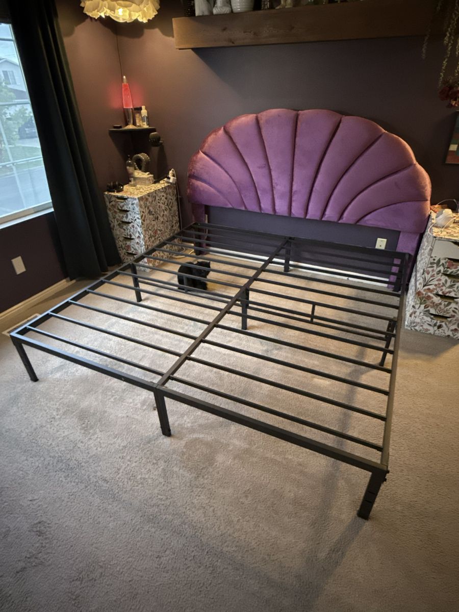 King Black Metal Bedframe