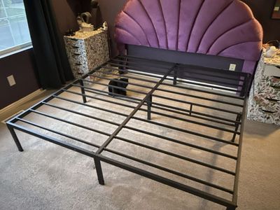 King Black Metal Bedframe
