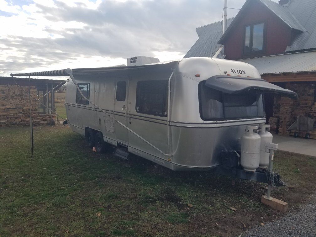 1985 Avion (like Airstream) Travel Camping Trailer
