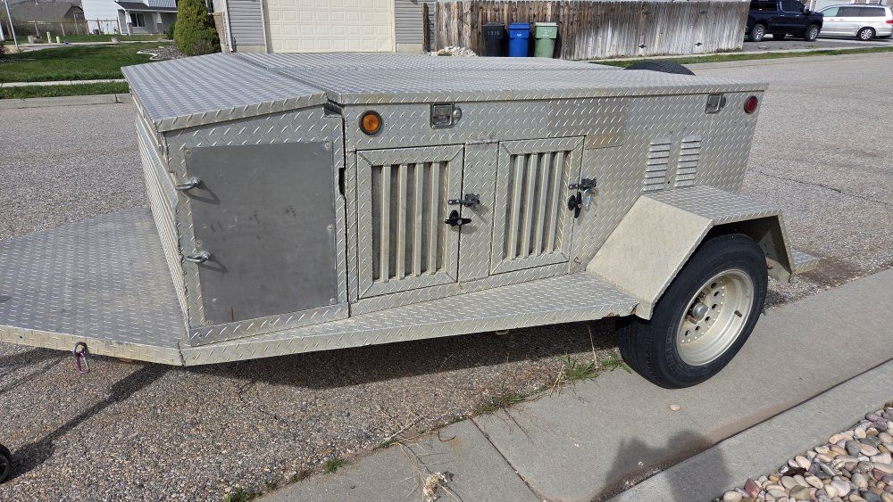 6 hole dog trailer