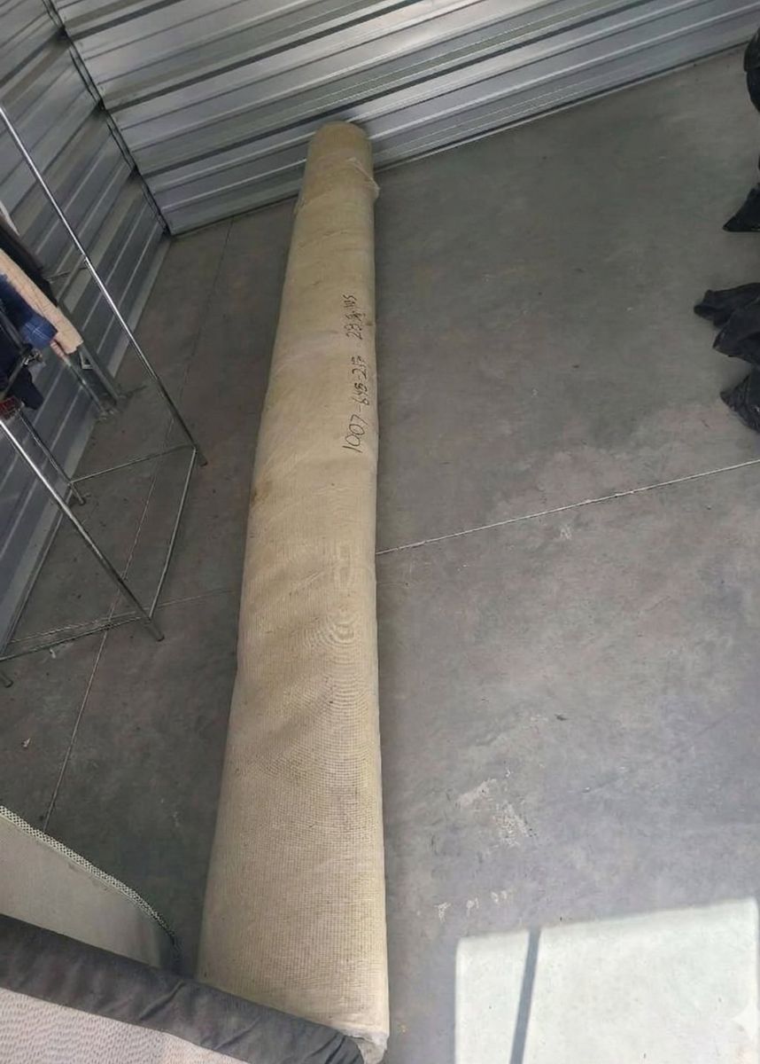 roll of unused carpet 28sq yards (252 sq ft)