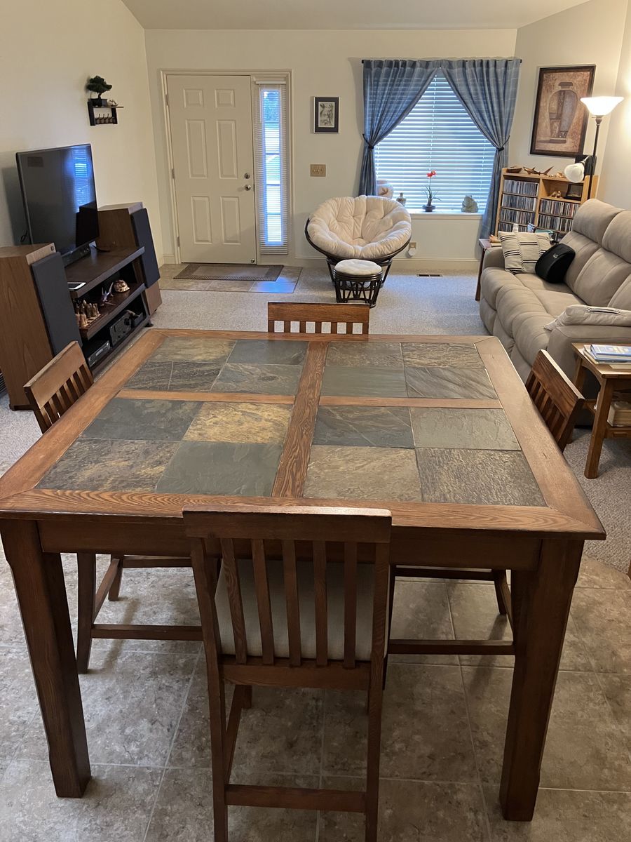 Counter Height Dining table w/6 chairs