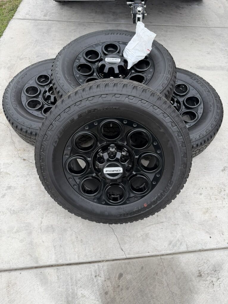 Brand New 2026 F250 blackout package Wheels