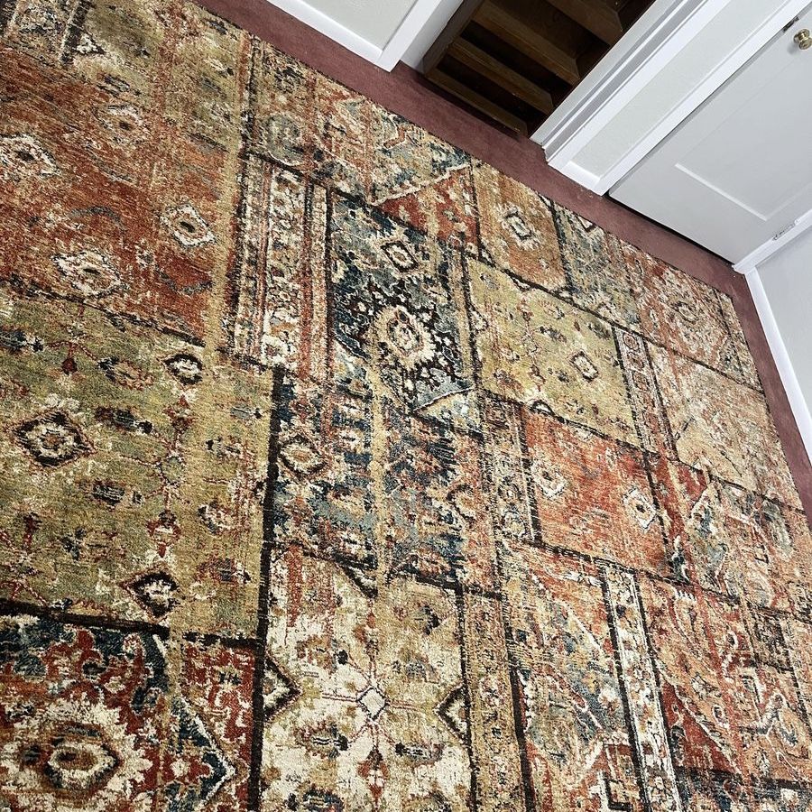 8’x10’ multi colored area rug