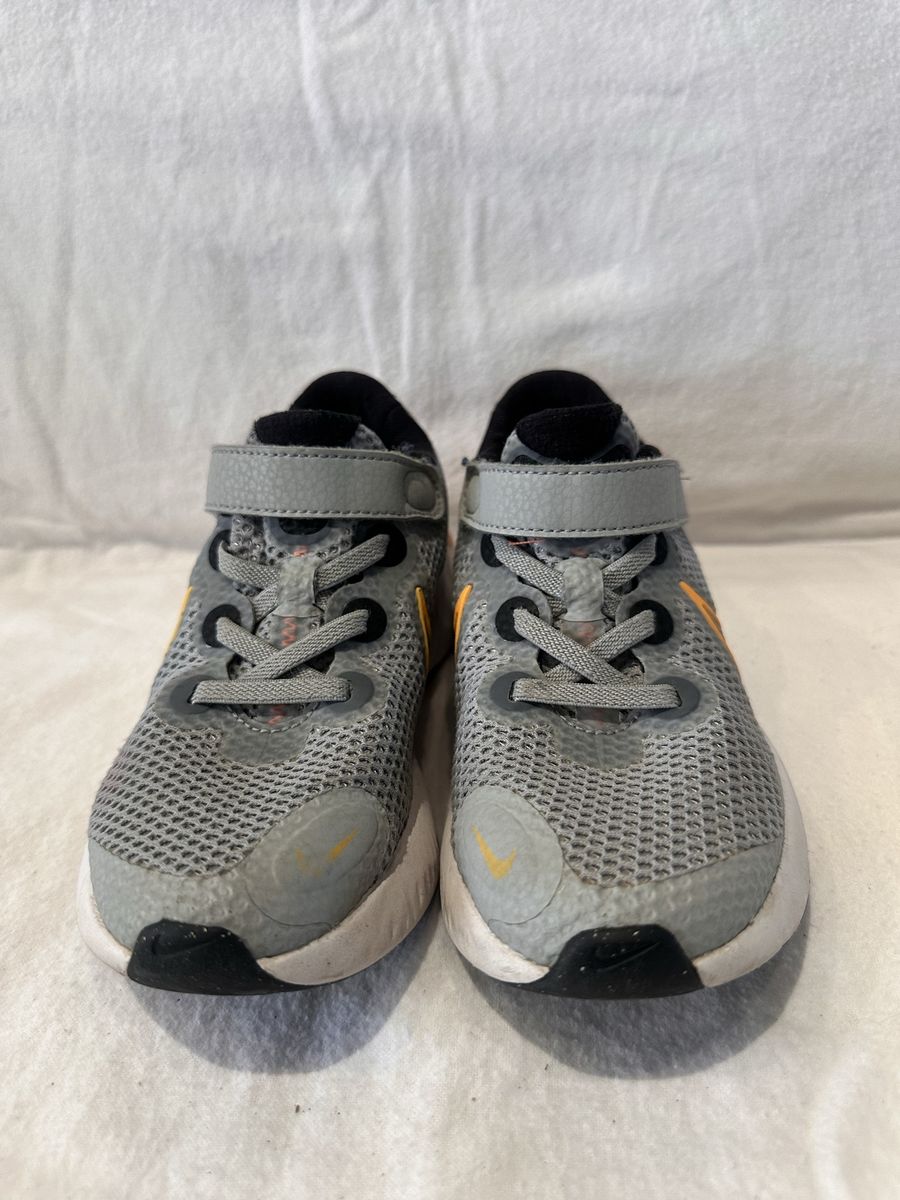 Nike Renew youth size 1 gray mesh with black and orange trim athletic shoes