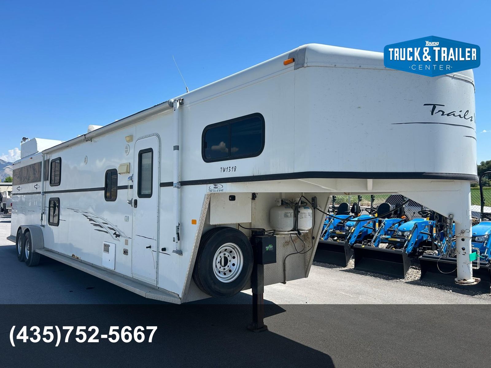 USED 2007 Trails West 4 Horse Living Quarters