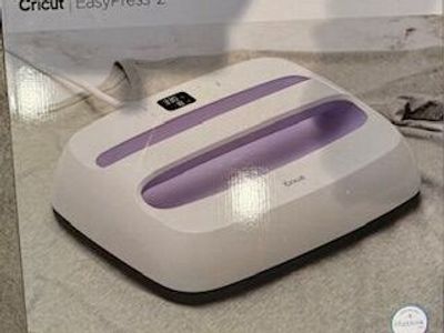 Cricut Easy-Press 2 (only used once)