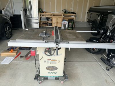 Grizzly Industrial G0771Z 10" Hybrid Table Saw with DeWalt Blade