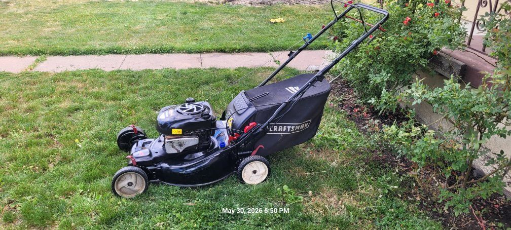 craftsman lawn mower self propelled good working conditions.