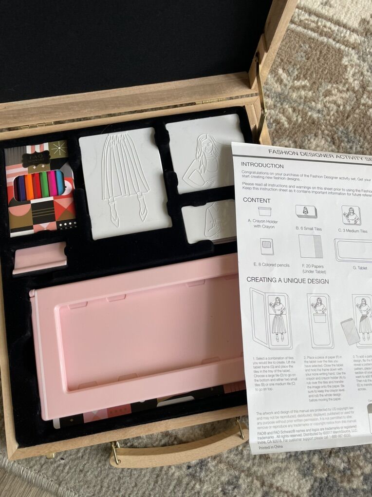 Fao Schwartz Designer Fashion Doll Tracing Set