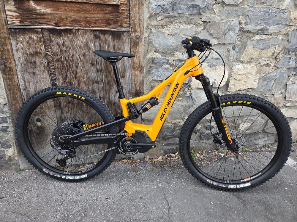 Rocky Mountain Reaper Powerplay 26 Youth E Bike  *NEW*