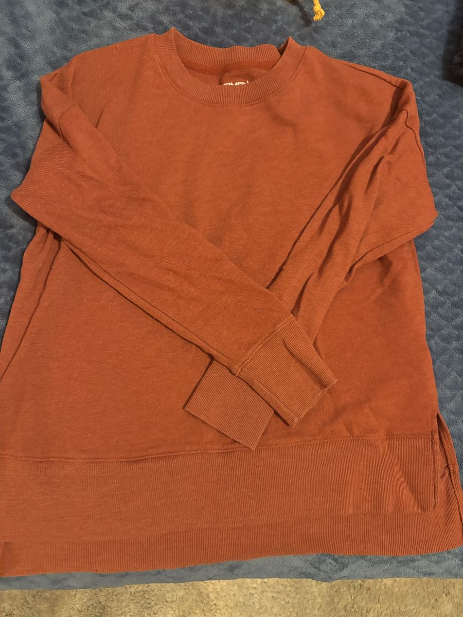 Time and Tru Rust Orange Long Sleeve Sweatshirt Women's Size S (4-6)