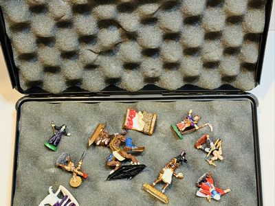 D&D Mini Lot – Fantasy Figures + Monsters w/ Case