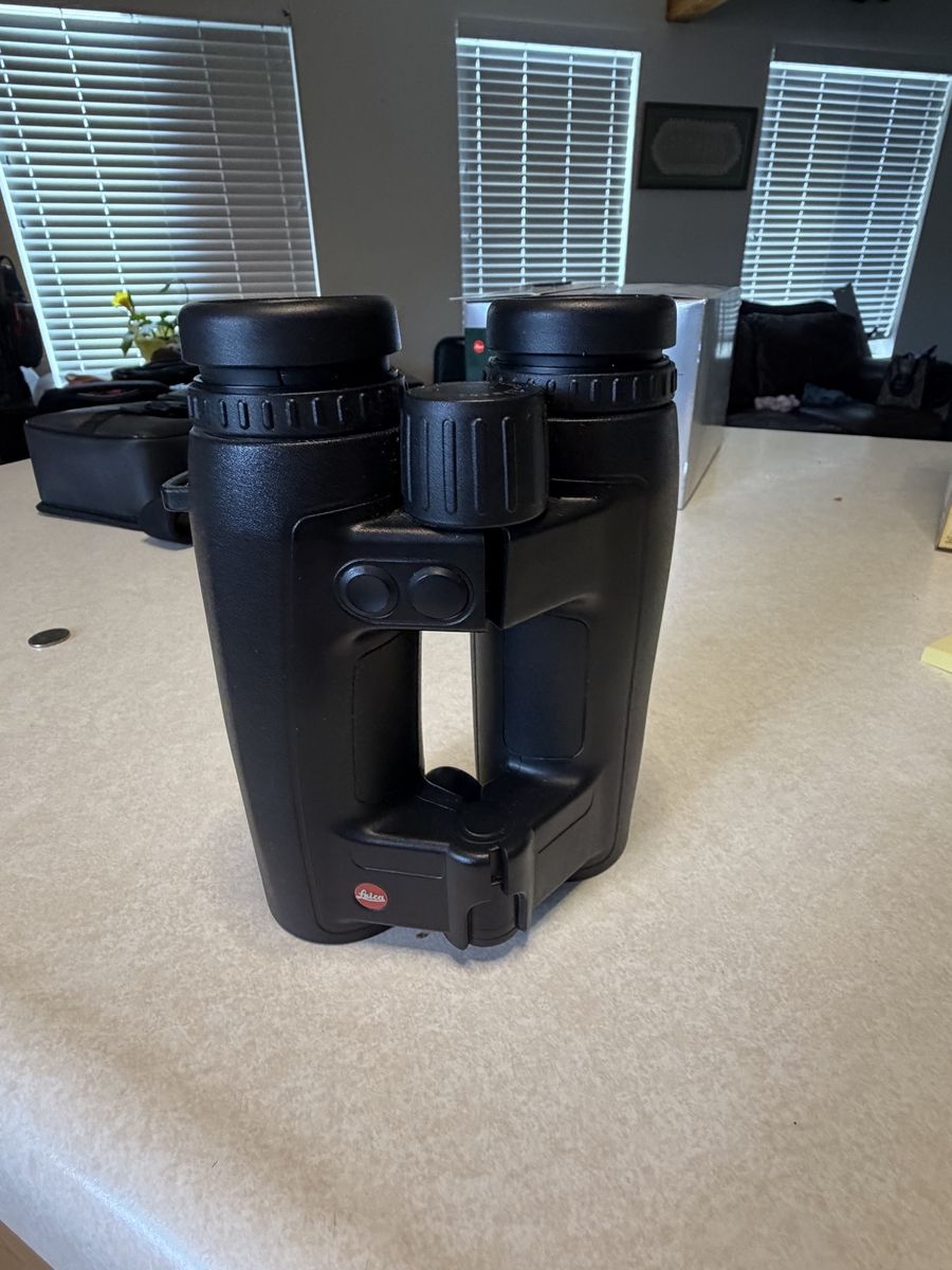 Leica Geovid 10x42 HD-B Binoculars