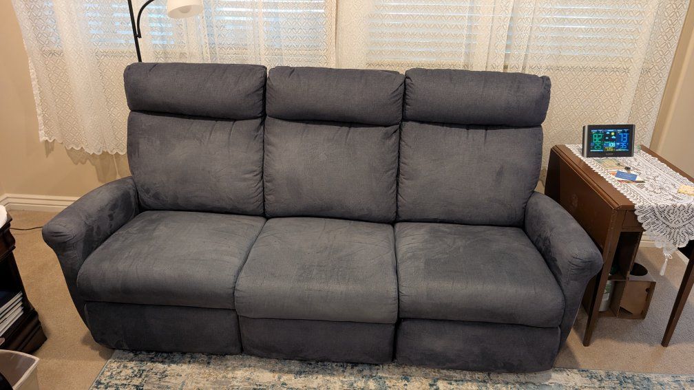 Power reclining couch and loveseat set